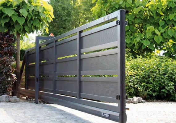 Cancello automatizzato installato a Milano
